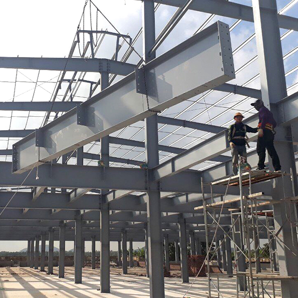 Prefabricated steel building